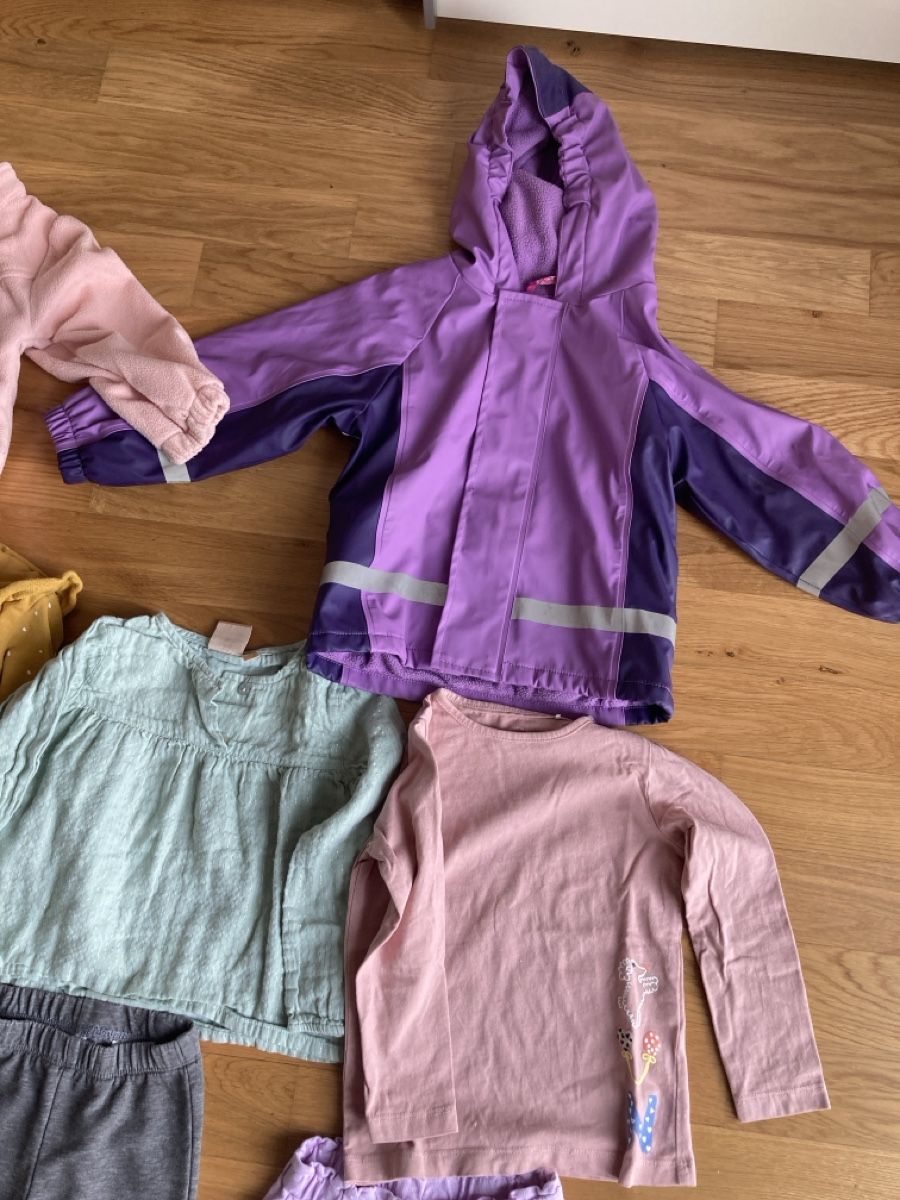Lotti & Set di vestiti: Mädchen Kleiderpaket Gr 86/92 – Usato da Staad SG venduto da gab_7dr9 4