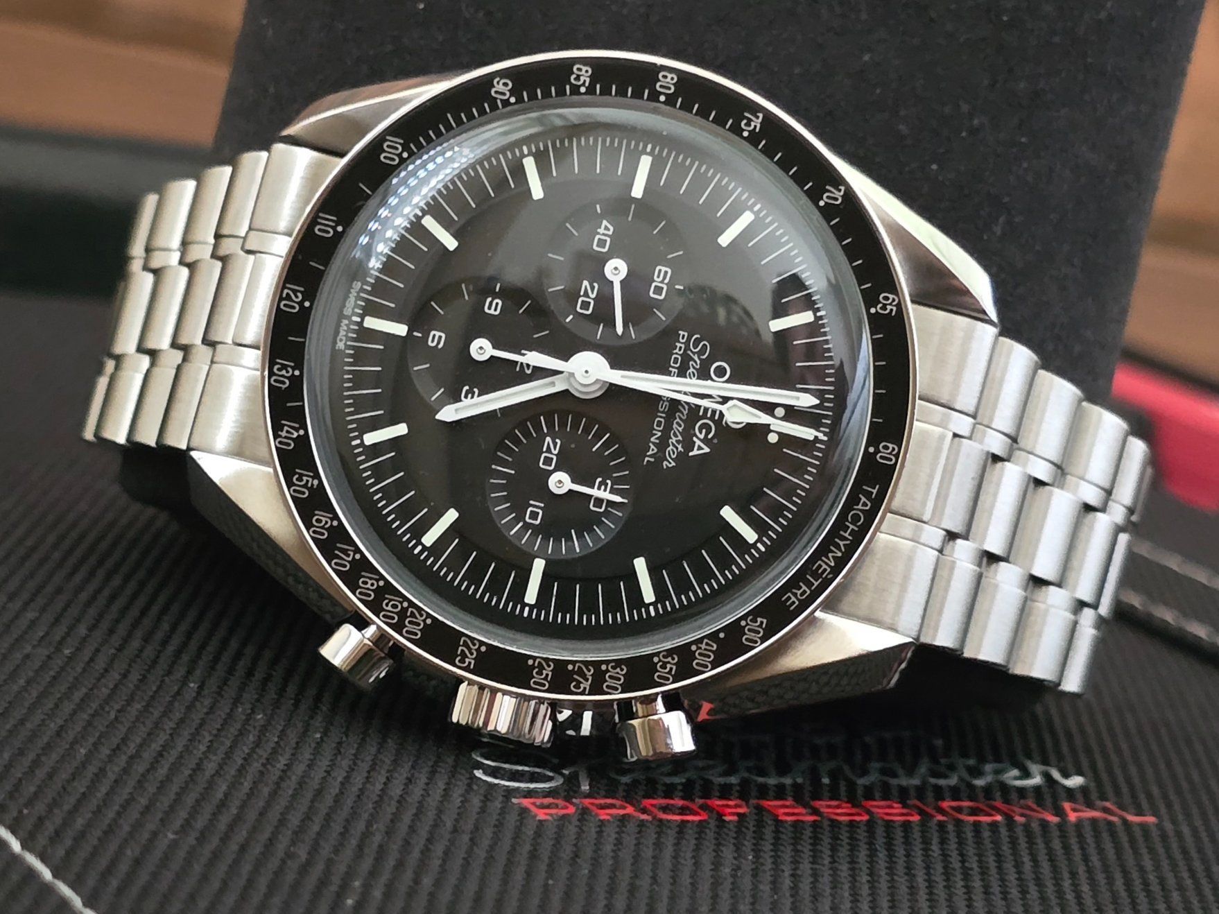 Omega Orologi: OMEGA Speedmaster Professional Moonwatch – Usato da Basel venduto da Esmen