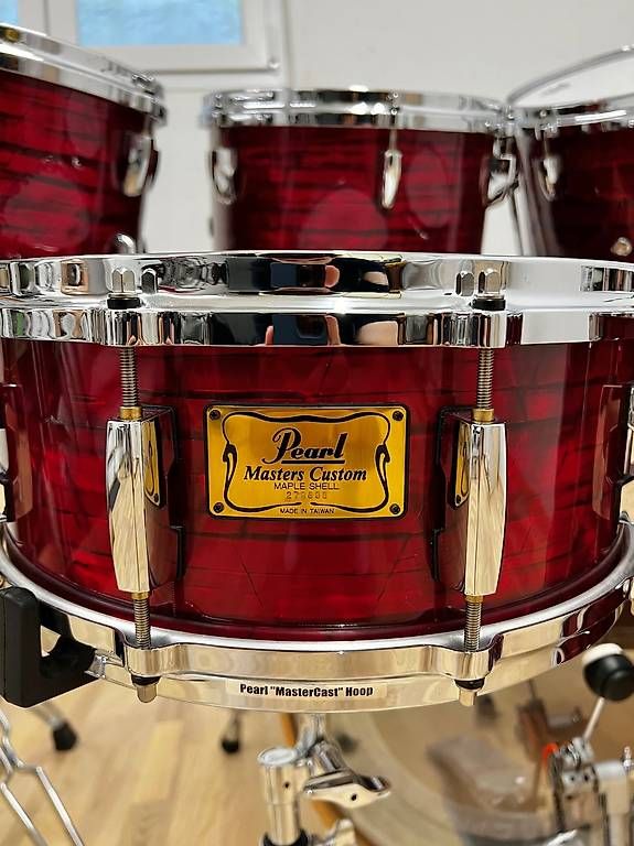 Musikinstrumente: Drumset Pearl Masters, Maple shells, 6-teilig, plus Hardware – Gebraucht aus Frauenfeld von Profi0 1
