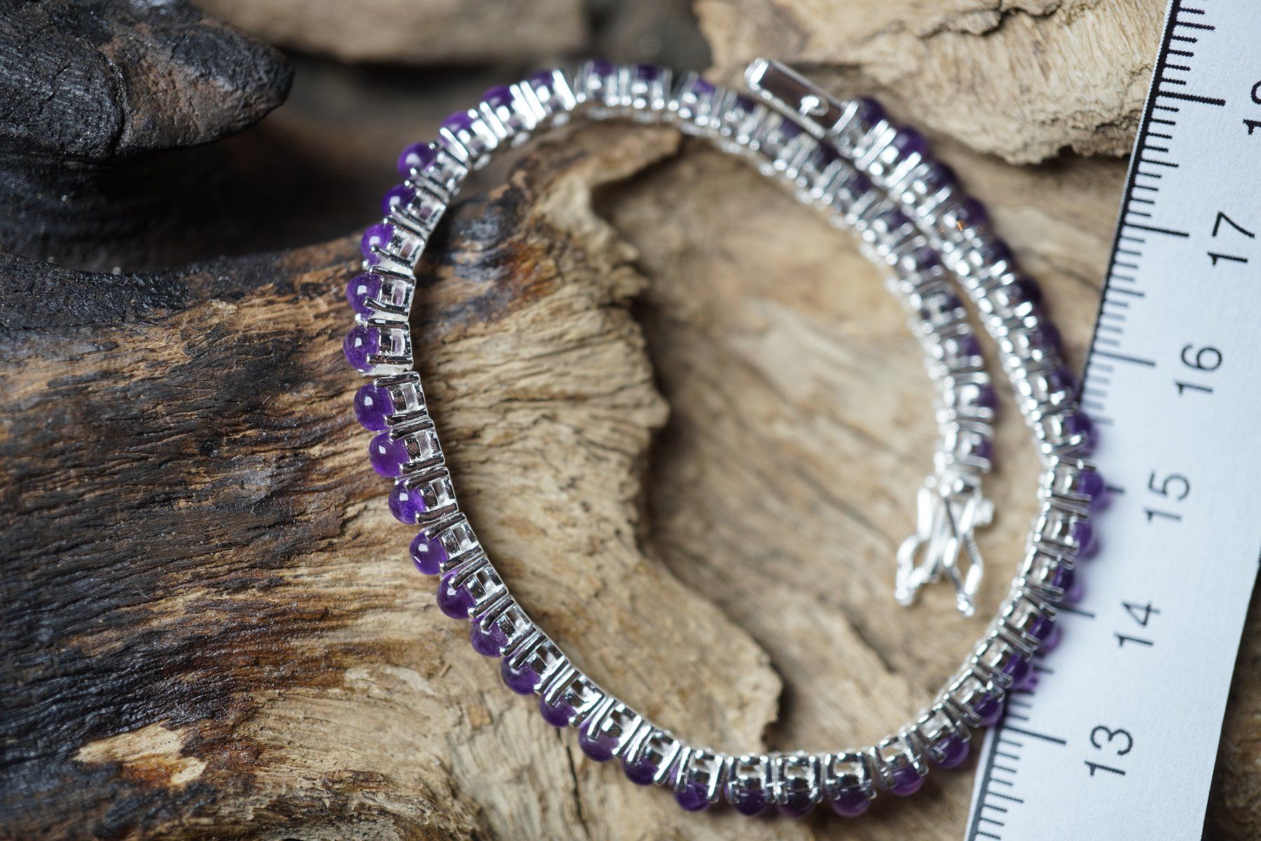 Armbänder & -reifen: Silber Armband mit Amethysten  Edel     925 Silber 19.5cm – Neu und originalverpackt aus Balgach von top_silver