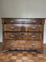 Superbe commode ancienne en bois massif - beaucoup de charme