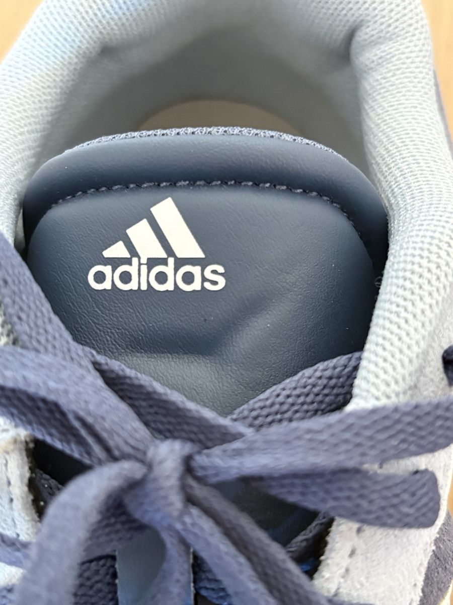 Adidas Damenschuhe: Adidas Schuhe  – Gebraucht aus Küttigen von Lexan 1