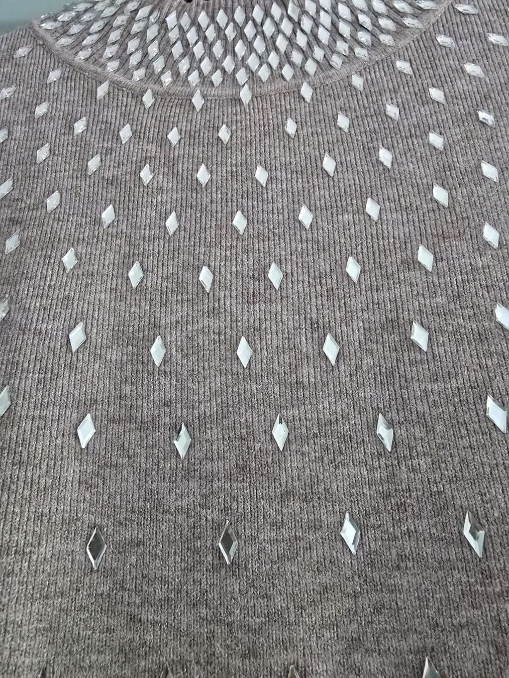 Maglioni & Felpe: Pullover mit Glitzersteinchen, Beige, L/XL, Neu – Nuovo (secondo la descrizione) da Winterthur venduto da Winnia 1