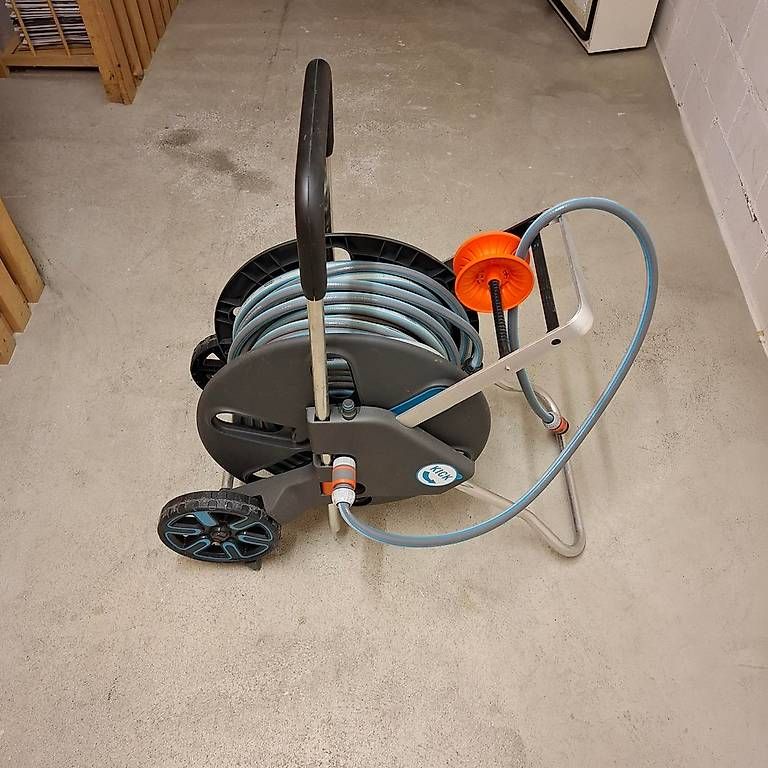 Gardena Tubi & Tubi flessibili: Gardena CleverRoll M Easy 25m – Usato da Hirzel venduto da Christian8810 1