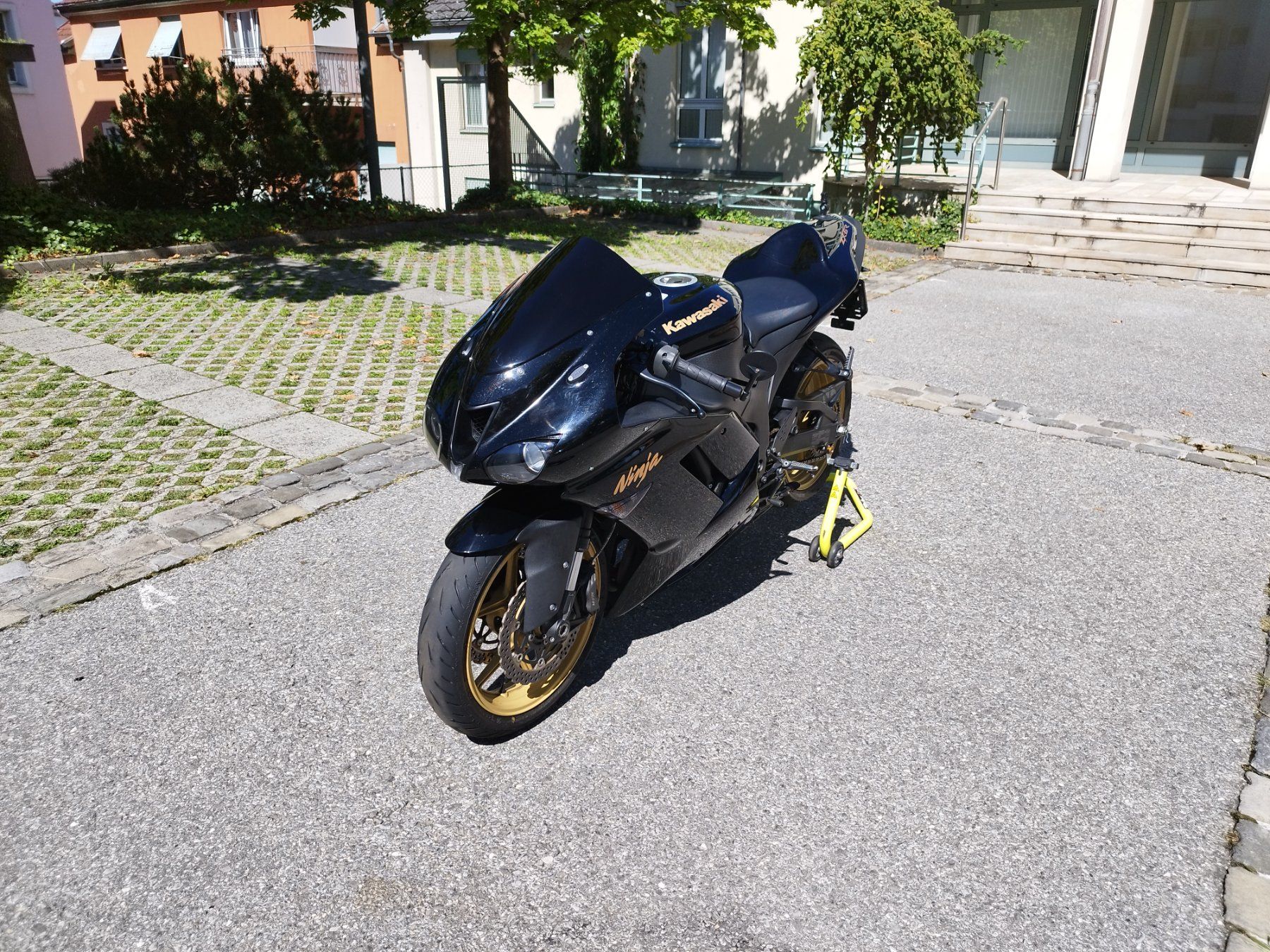 Kawasaki Strada: KAWASAKI Ninja ZX-6R – Usato da Hochdorf venduto da mih_pyg9