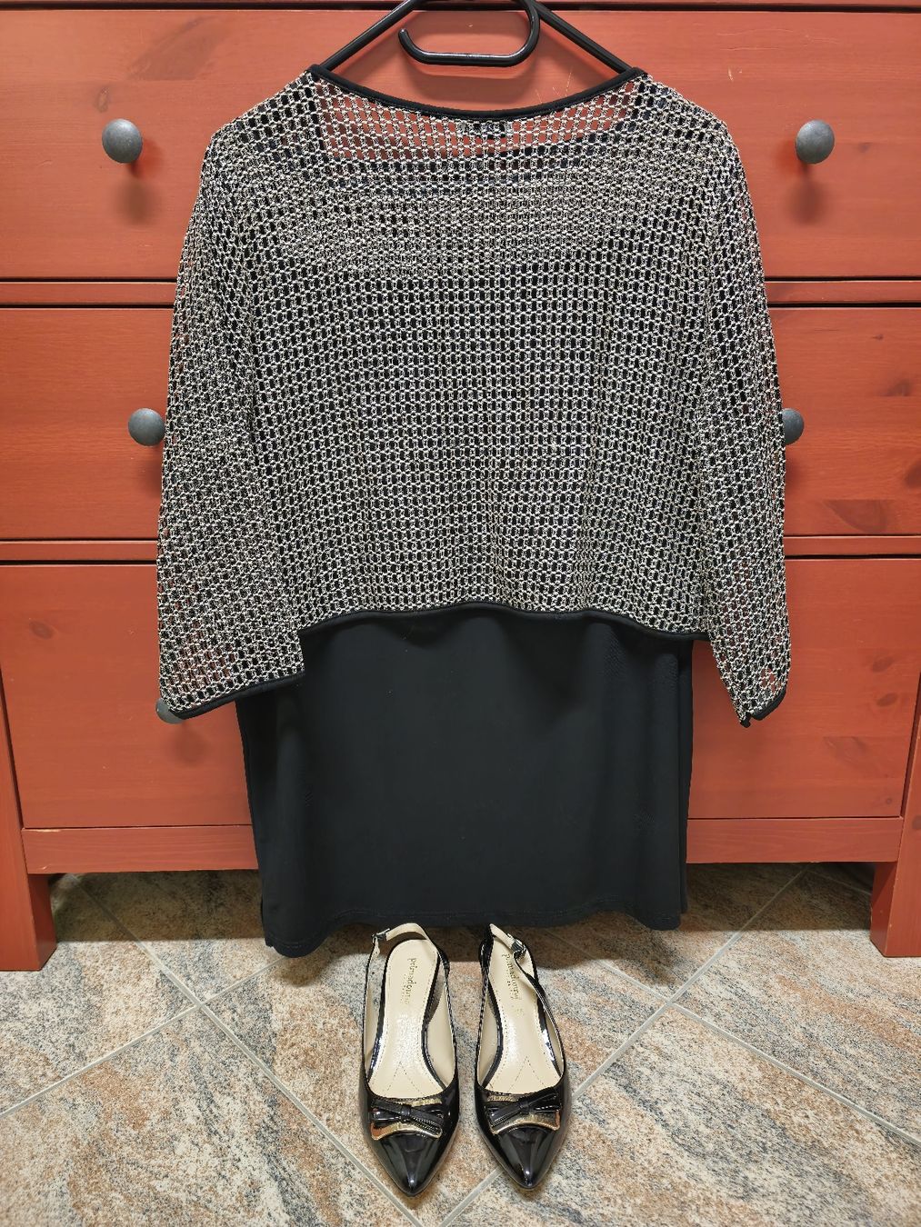 Lotti di vestiti: Twin-Set mit Pumps – Nuovo (secondo la descrizione) da Schmerikon venduto da mike_96 1