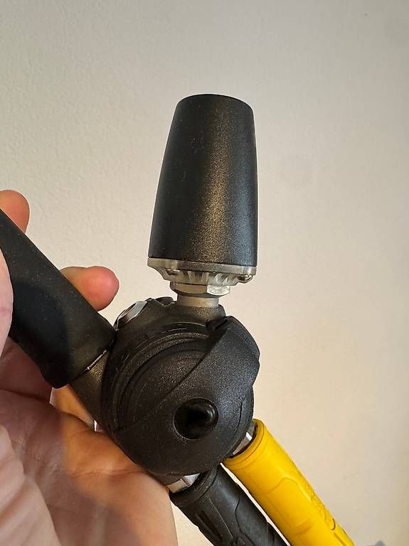 Respiratori & Giubbotti: Apeks Flight Regulator + Suunto Vyper Air + Transmitter – Usato da Zürich venduto da M0pf 1
