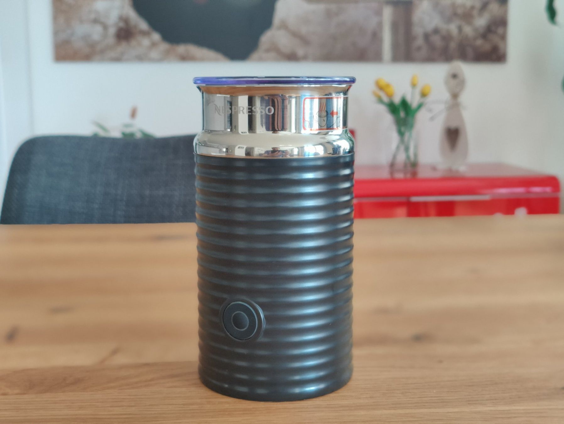 Nespresso Macchine per caffè & Macchine per espresso: Nespresso 3593 inkl. Deckel & Schäumer – Usato da Winterthur venduto da SalesZone