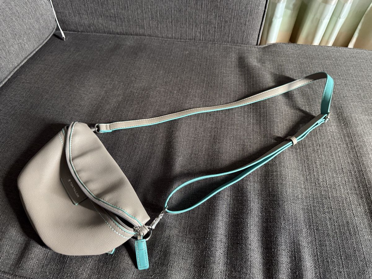 Tom Tailor Borse da donna: Marsupio Tom Tailor in pelle grigia – Usato da Chiasso venduto da pri_yp8y 3
