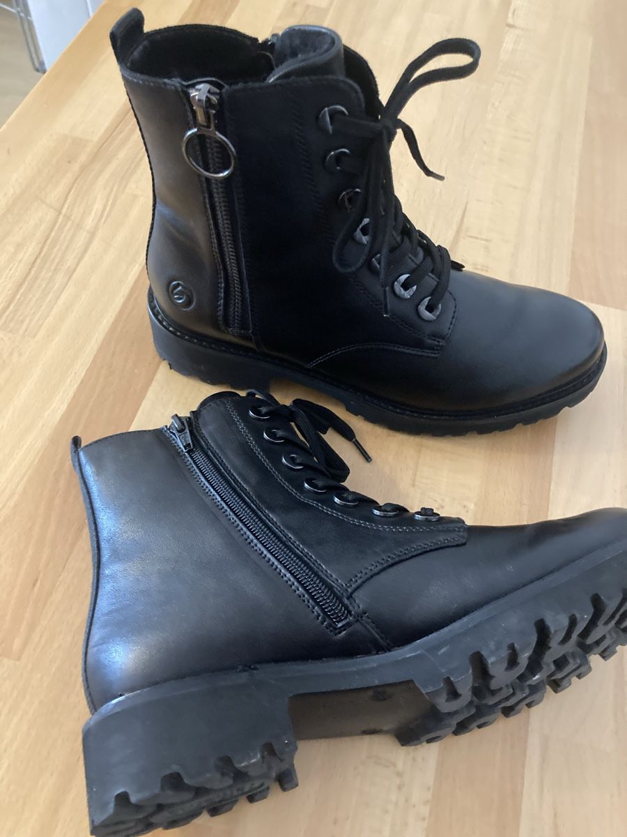 Chaussures femmes: Stiefeletten, schwarz  – D'occasion à Fribourg par ren_g8n9 2