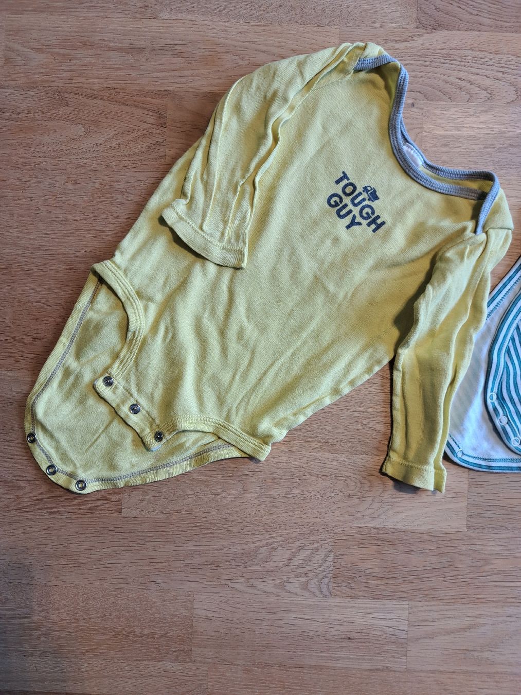 C&A Unterwäsche: 2er Set Baby Bodys Gr. 80/12M Langarm – Gebraucht aus Bergdietikon von Staphylococcus 2