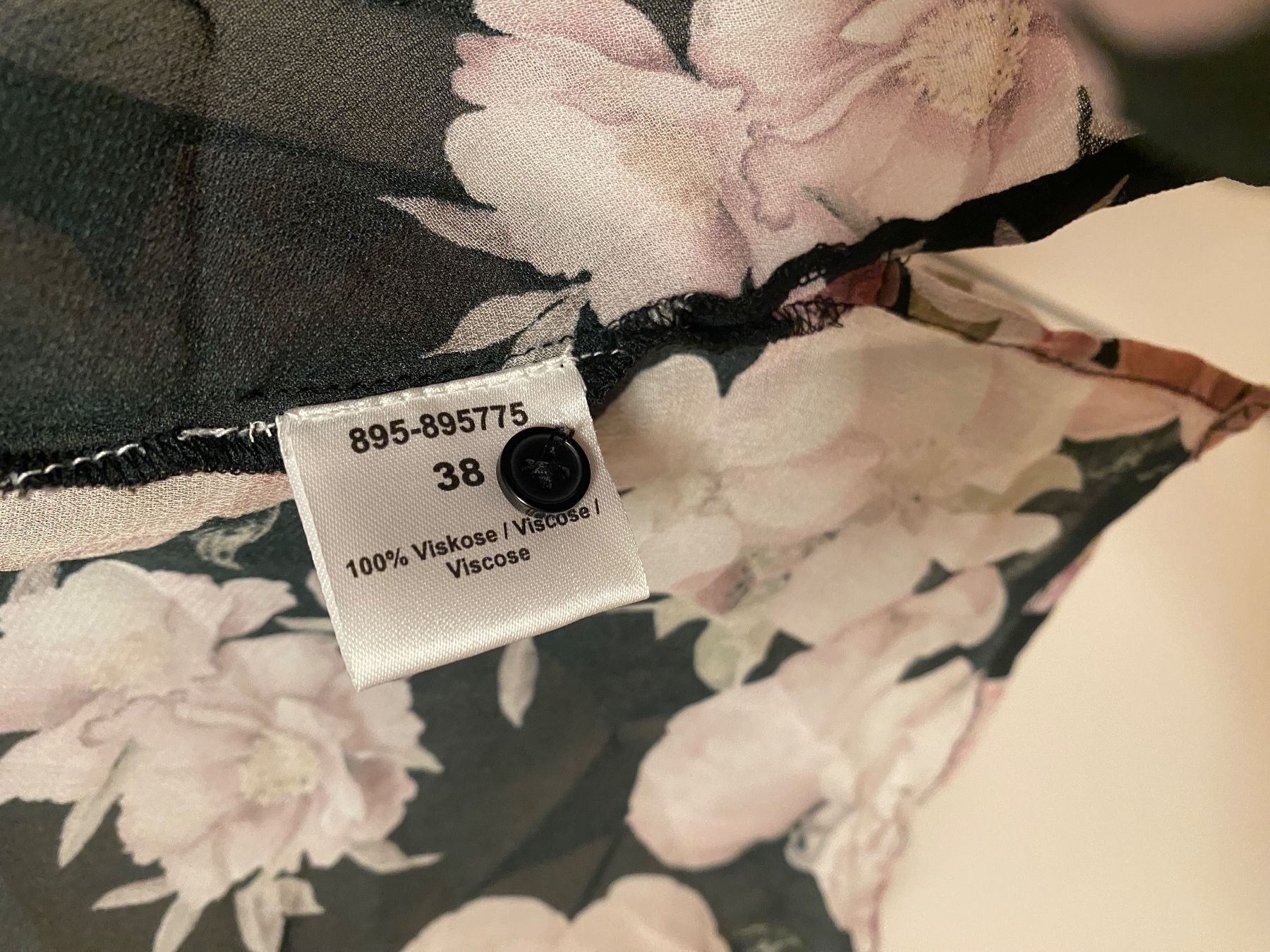 Camicette: Bluse mit Blumenmuster (Gr. 38) – Usato da Herrliberg venduto da little_useful_things 4