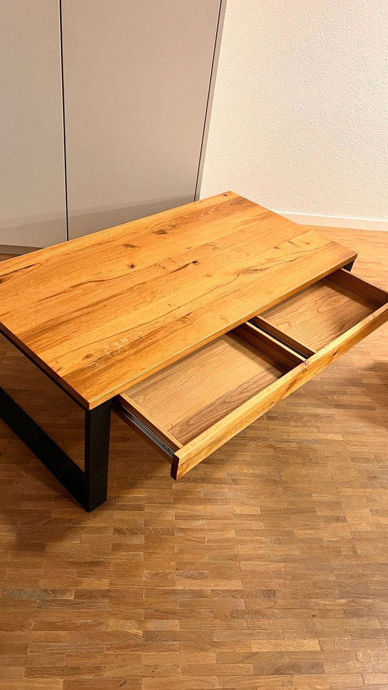 Tables: Couchtisch aus Eichen, massiv – D'occasion à Bern par alsinworld 1
