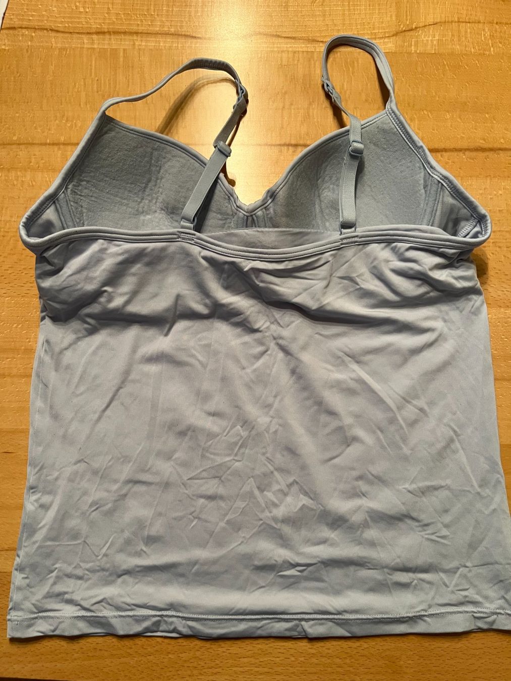 Top: Hellblaues Bustier mit Bügel und Wattierung – Usato da Baar venduto da Aatina 1