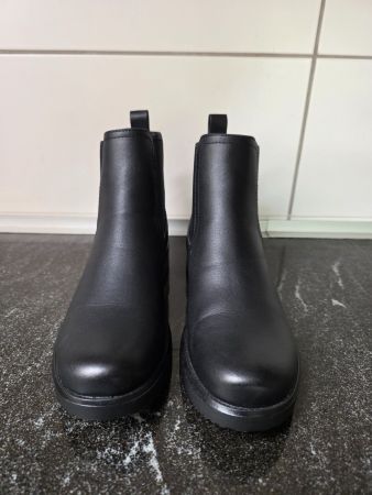 Schwarze Damen Stiefeleten Grösse 40  neu Top Start Preis