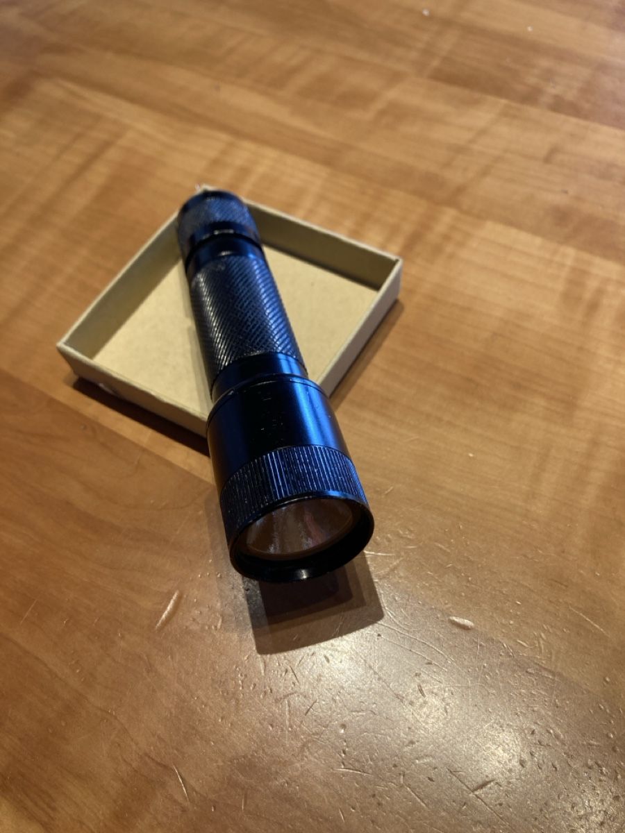 Surefire Lampade: SureFire Taschenlampe mit Holster – Usato da Malans GR venduto da HB-NewZealand