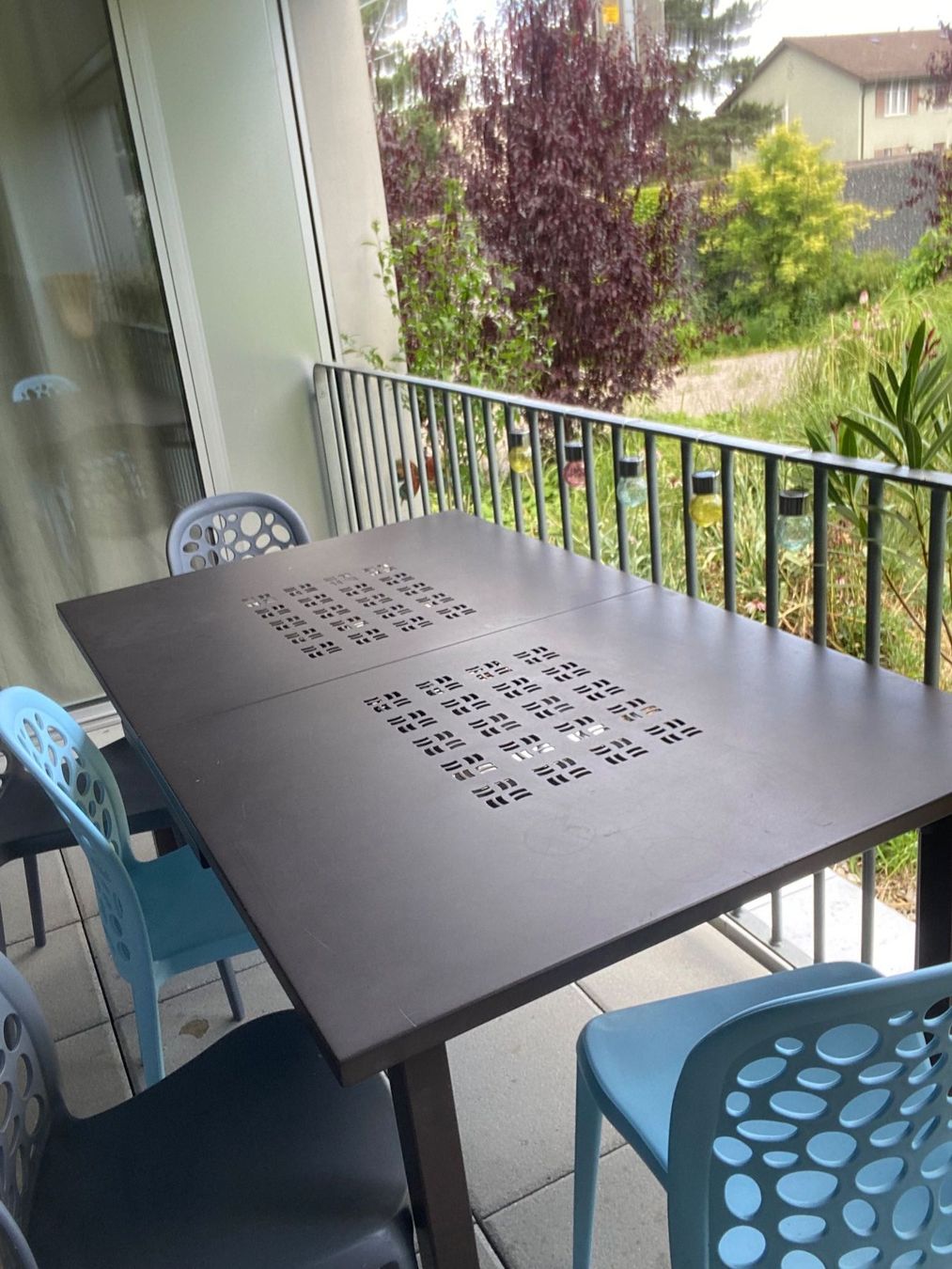 Tische: Tisch aus Metall – Gebraucht aus Rüschlikon von Rakawu