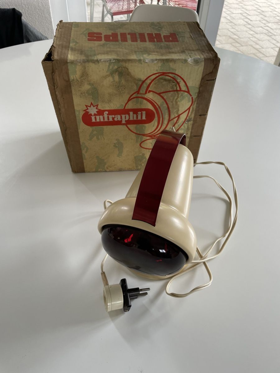 Philips Lampade: Lampe Infrafil Philips de Charlotte Perriand – Usato da Les Genevez JU venduto da fabliane 1