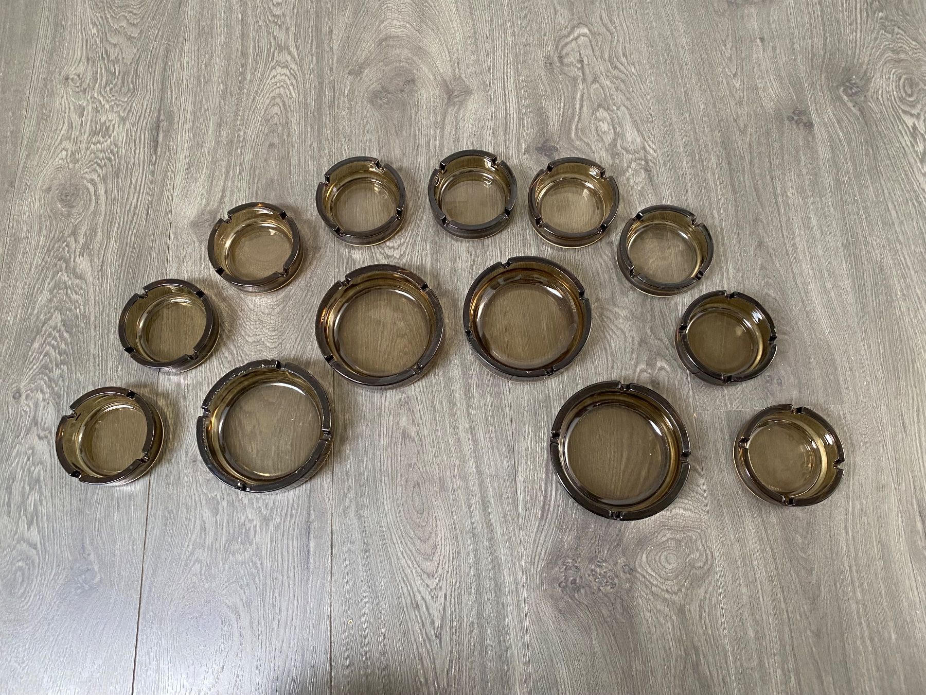 Portacenere: 13 braune Aschenbecher aus Glas – Usato da Hägglingen venduto da Karin0802 1