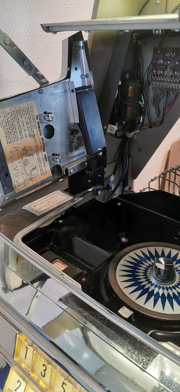 Jukebox: Musikbox AMI K100 – Usato da Geroldswil venduto da jukeman 8
