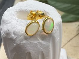 Opal Ohrstecker in Sterlingsilber, gelbvergoldet