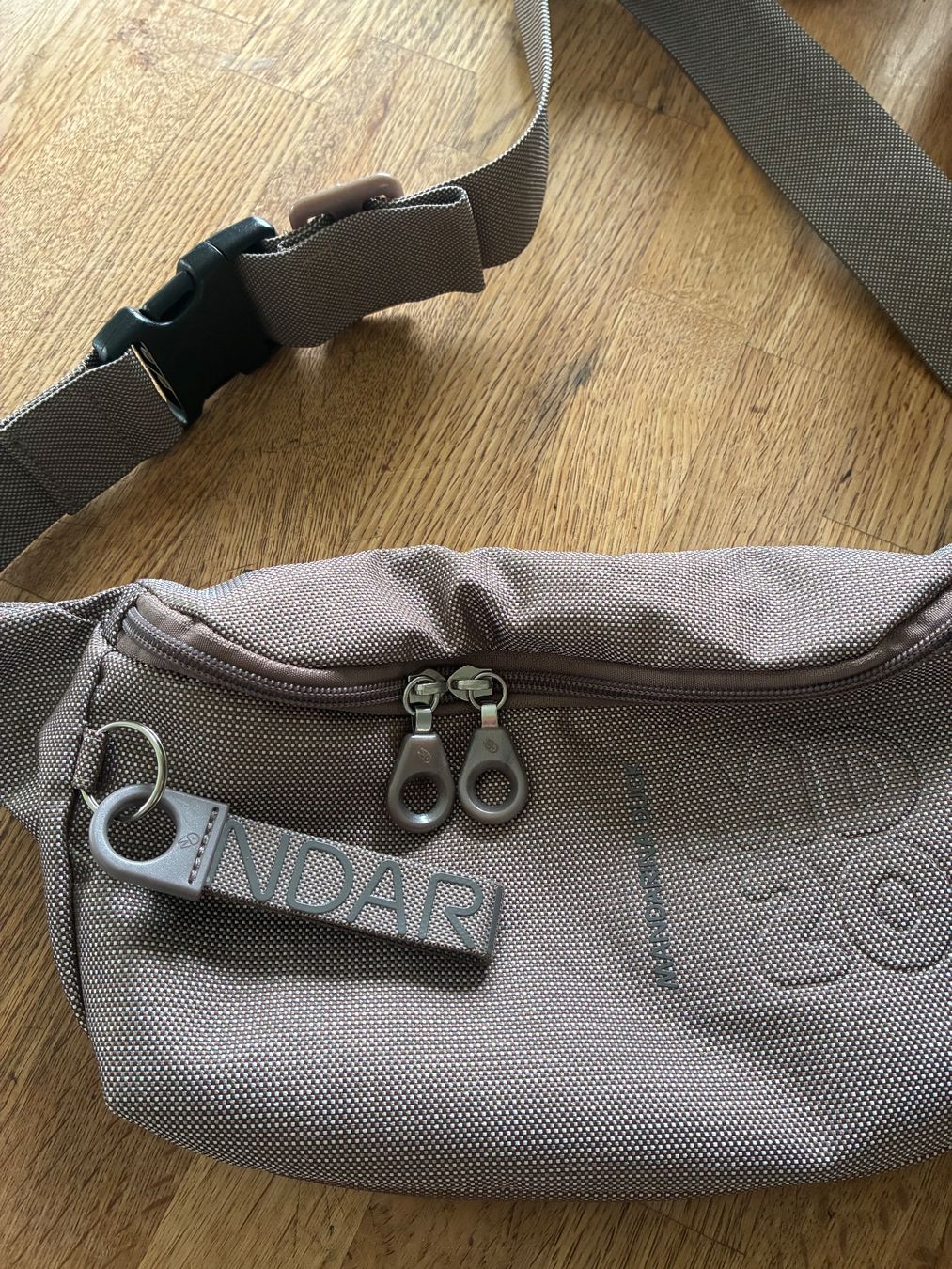Mandarina Duck Borse da donna: Bauchtasche Mandarina Duck – Usato da Zürich venduto da Mauersegler 2