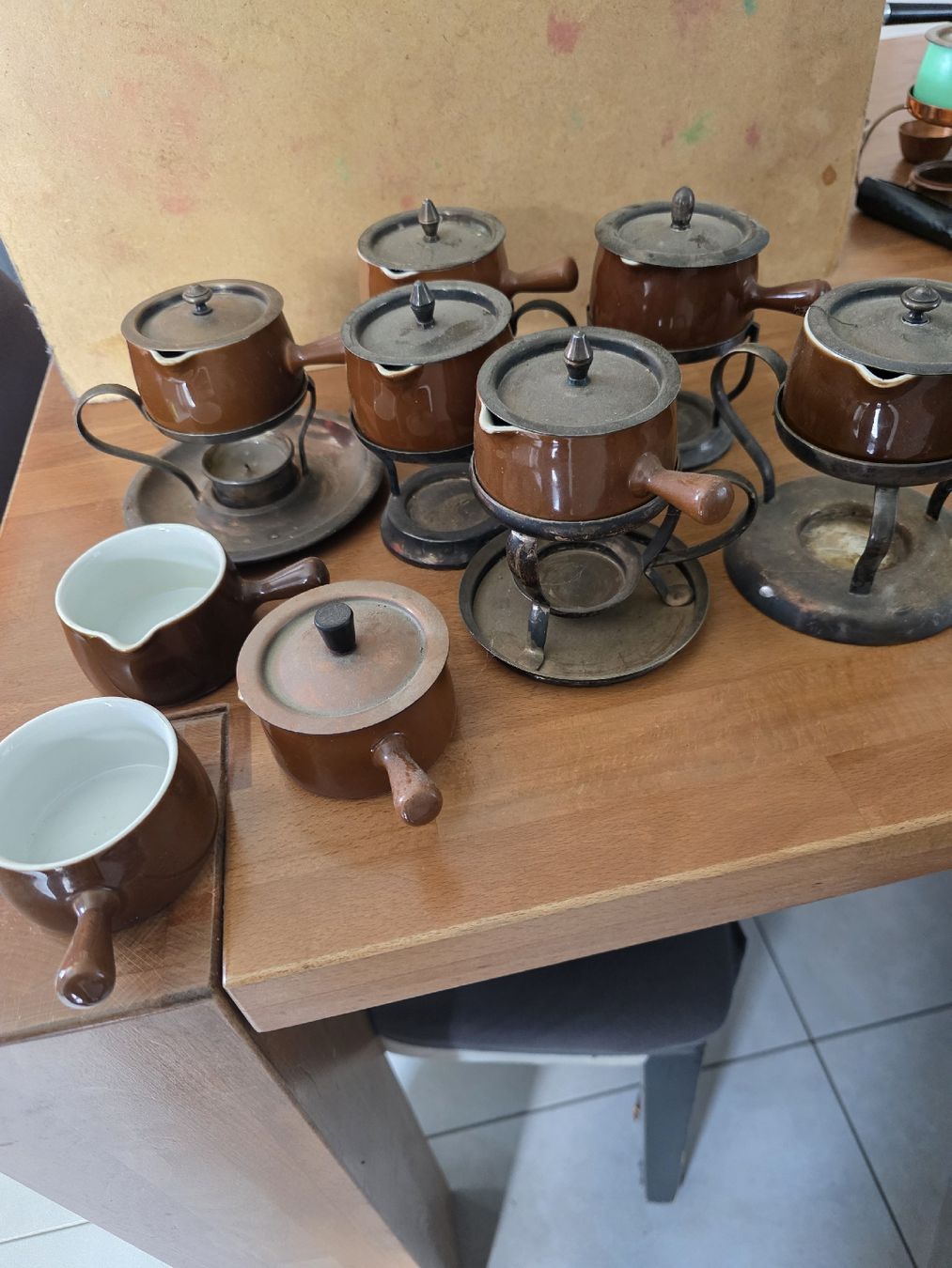 Set di piatti: réchaud a sauce – Usato da Les bois venduto da Titi.2336 2