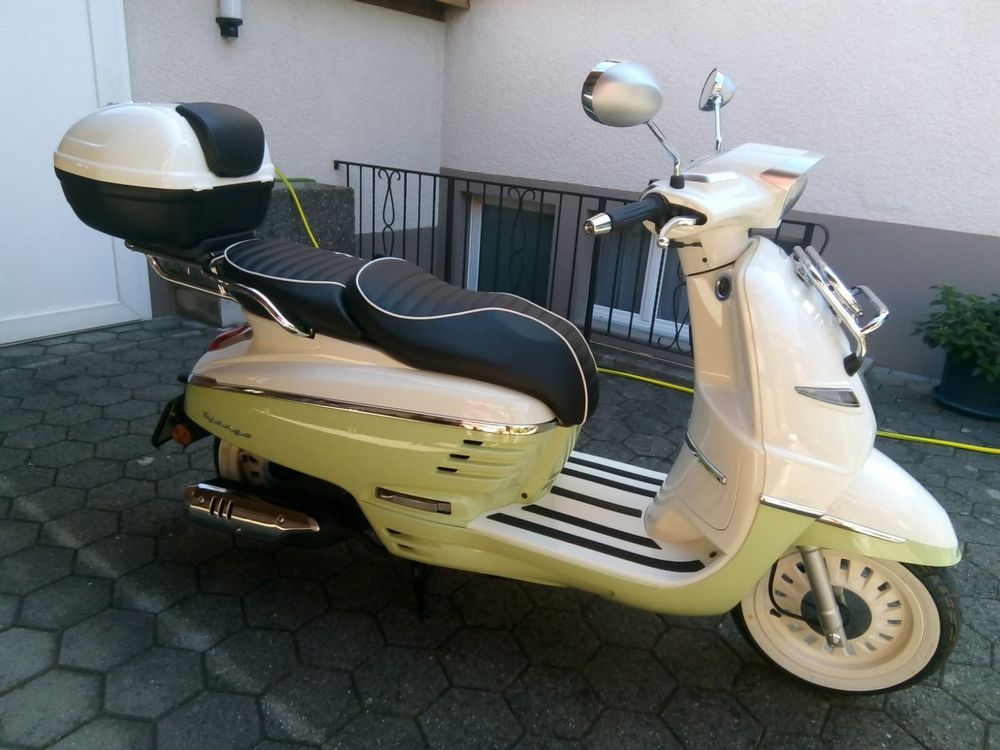 Peugeot Django 125 Roller,Topcase, sehr guter Zustand! (Gebraucht) in ...