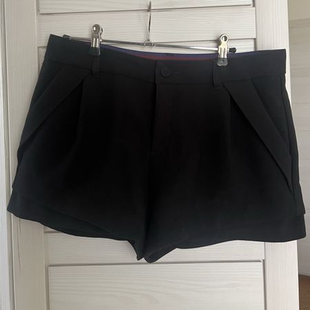 Ochirly Shorts, Gr. M .Herbst und Winter