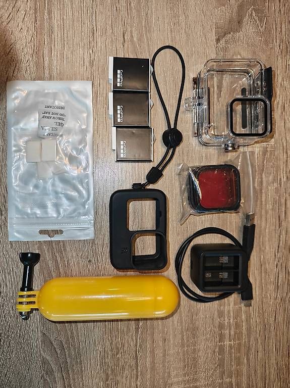 Action Cam: Zubehör zu GoPro 12 Hero – Gebraucht aus Stäfa von moeh