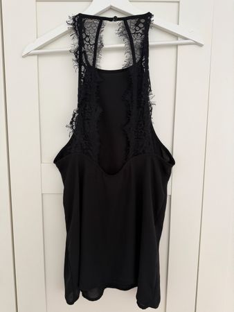 Top Damen schwarz mit Spitze Grösse S | neuwertig
