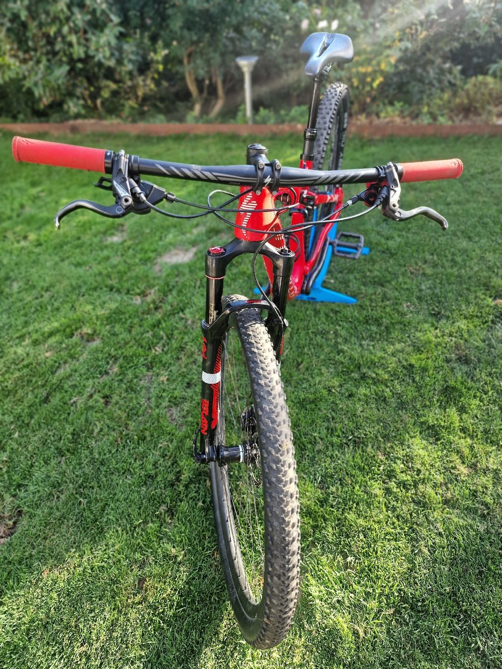 Specialized Biciclette: Extrem leichtes Specialized Epic Expert Carbon 29" Fully – Usato da Hausen am Albis venduto da Hobschel 1