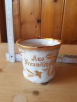 Tasse mit Goldbuchstaben Aus Freundschaft