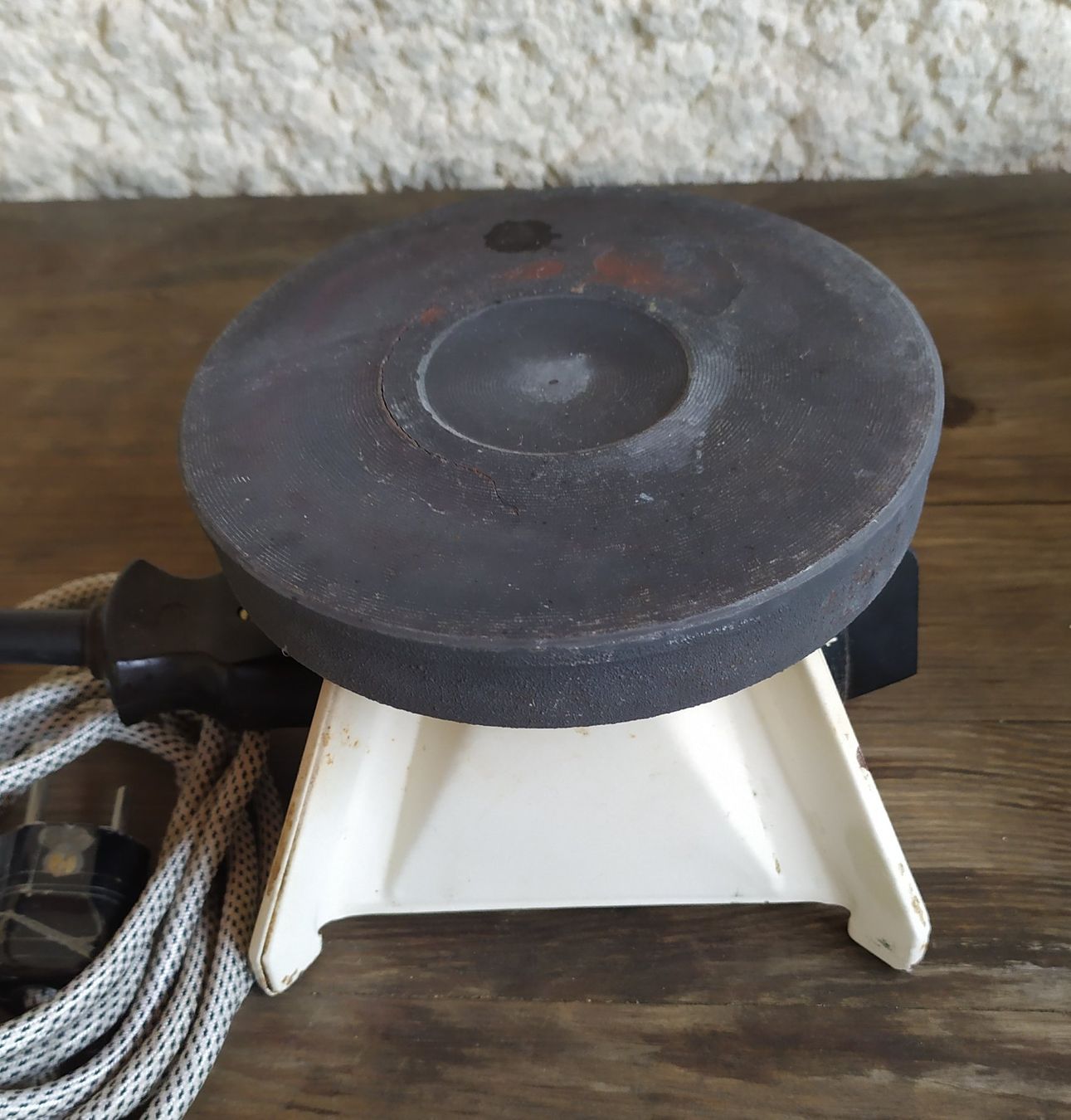 Plateaux: Alte Kochplatte – D'occasion à Chezard St-Martin par Loucail 2