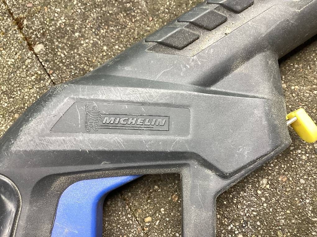 Tutti pezzi di ricambio auto: Lancia + tubo marca Michelin – Usato da Melano venduto da pie_wx5l 1