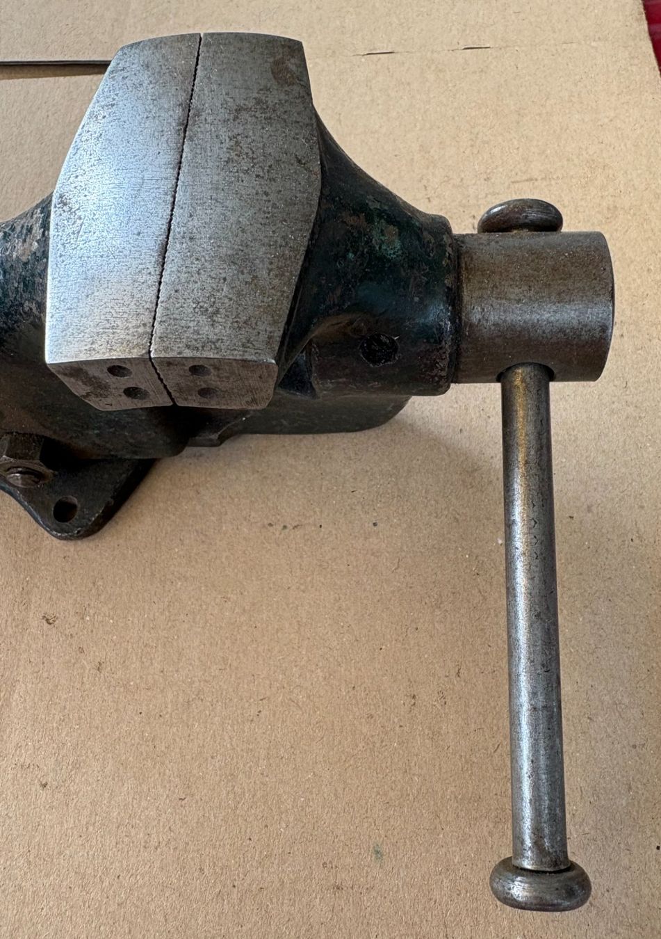 Tutti gli attrezzi: VINTAGE SCHRAUBSTOCK – Usato da Ostermundigen venduto da wini63 3
