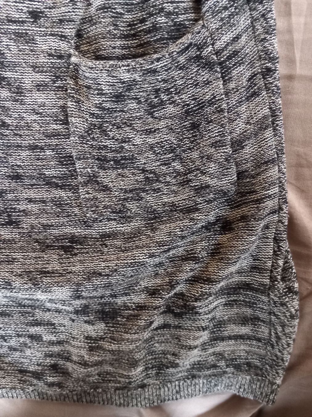 Robes: Robe pull gris chiné Taille M – D'occasion à Faoug par per_kp6r 1