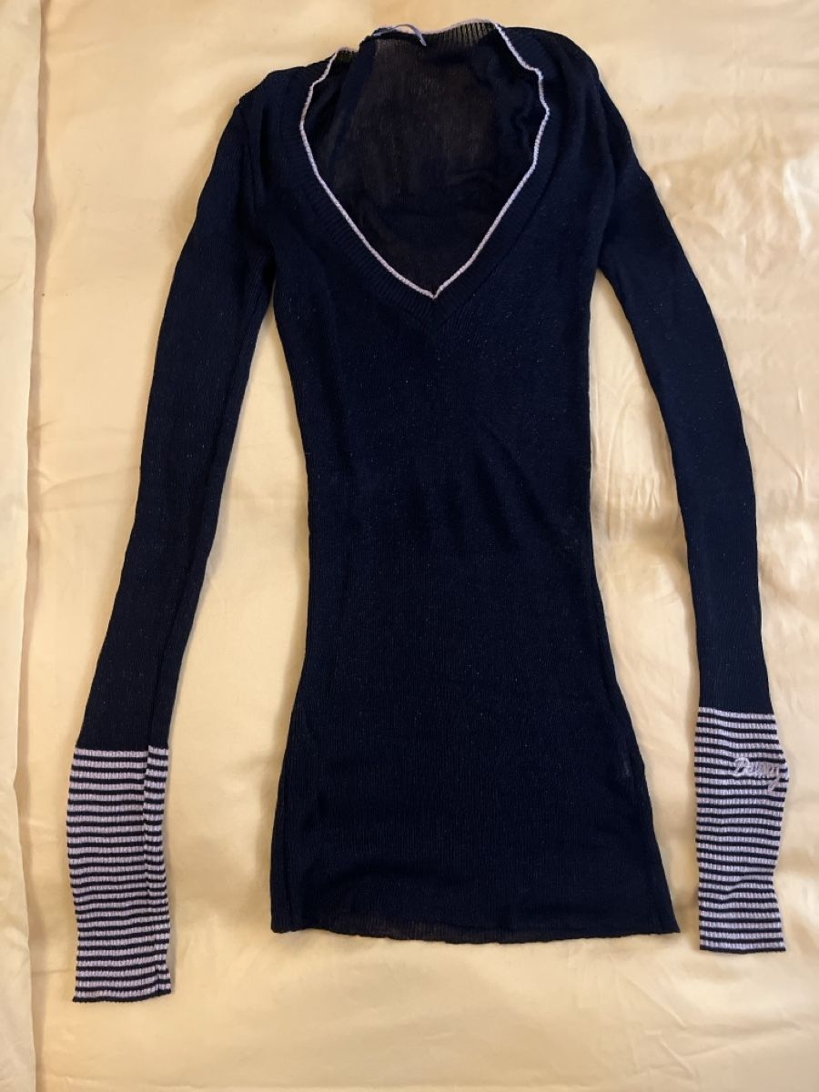 Pulls & Sweat-shirts: Pull Denny Rose noir col V – D'occasion à Zürich par Noemie1994