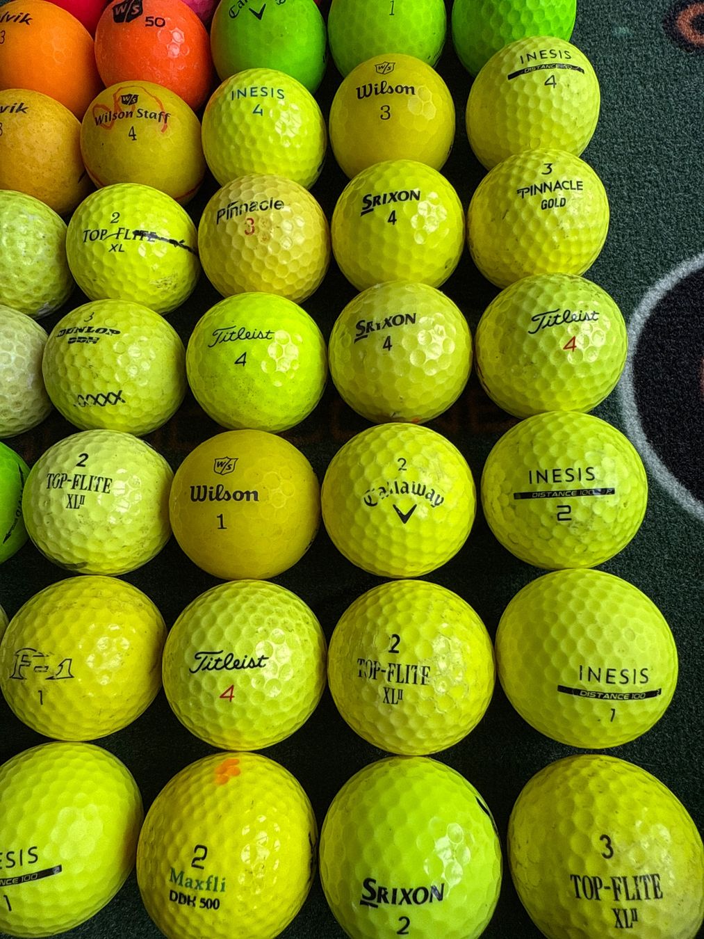 Palloni: 40 div. farbige Golfbälle, 2. kl, viel gebraucht – Usato da Münchenbuchsee venduto da Mantik 3