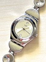 Swatch Damenuhr Silberfarben Metallband mit Steinen