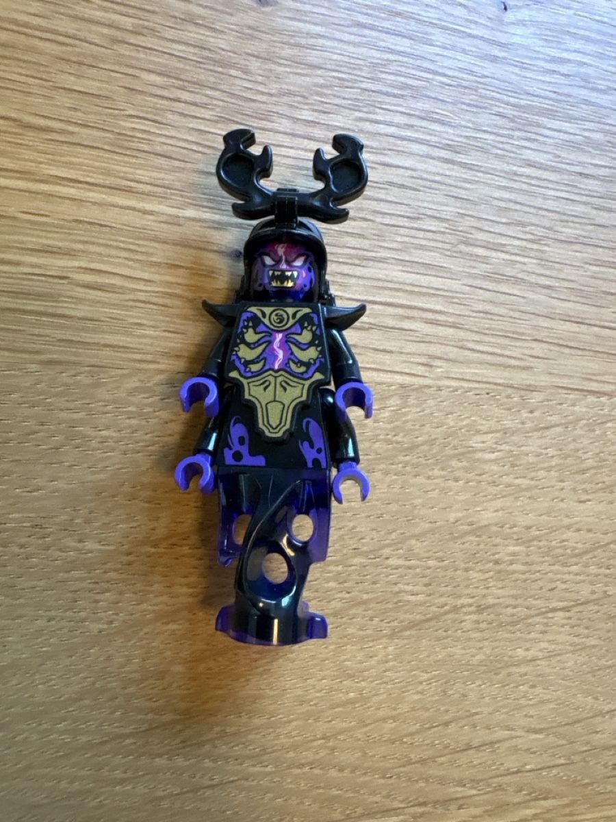Lego Statuette: Lego Ninjago Overlord – Usato da Münchenstein venduto da mugu20