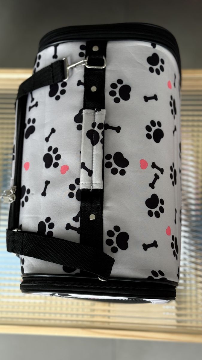 Niches, paniers: Pet Carrier Bag Paw Print Pattern – D'occasion à Neuhausen par ven_ksf8