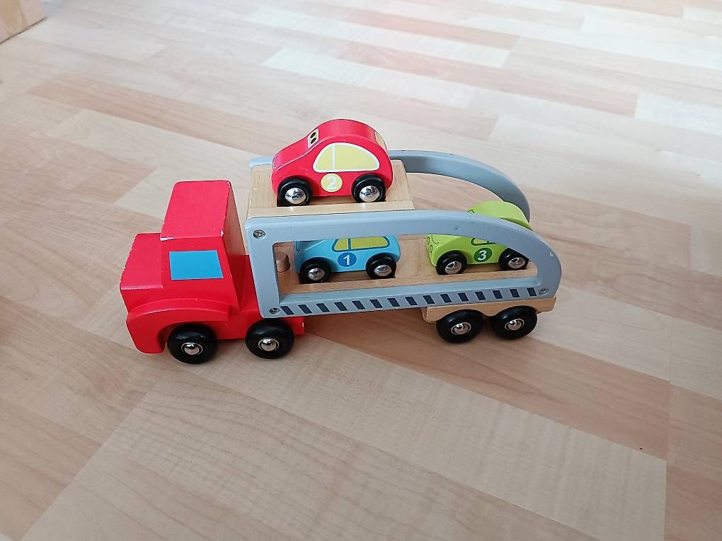 Giocattoli: Holz Auto Transport  – Usato da Wattwil venduto da Mambo851 1