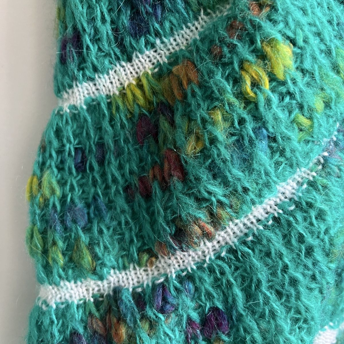 Altro in Moda donna: Unique Knitted Poncho, Green, Striped, One Size - Handmade – Usato da Genève venduto da Kookiek 4