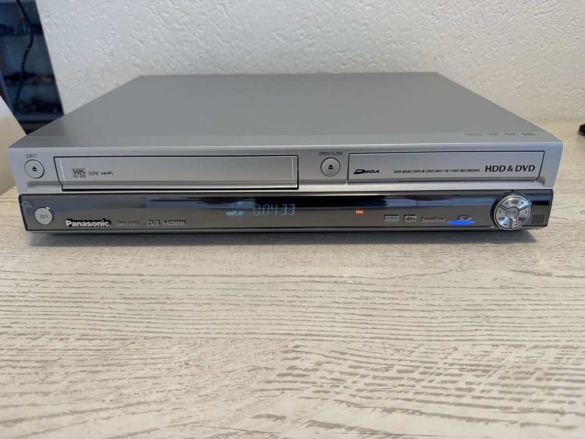 Panasonic Enregistreurs: Panasonic DMR-EX95V HDD/DVD/VHS Recorder – D'occasion à Zunzgen par milesdavis76