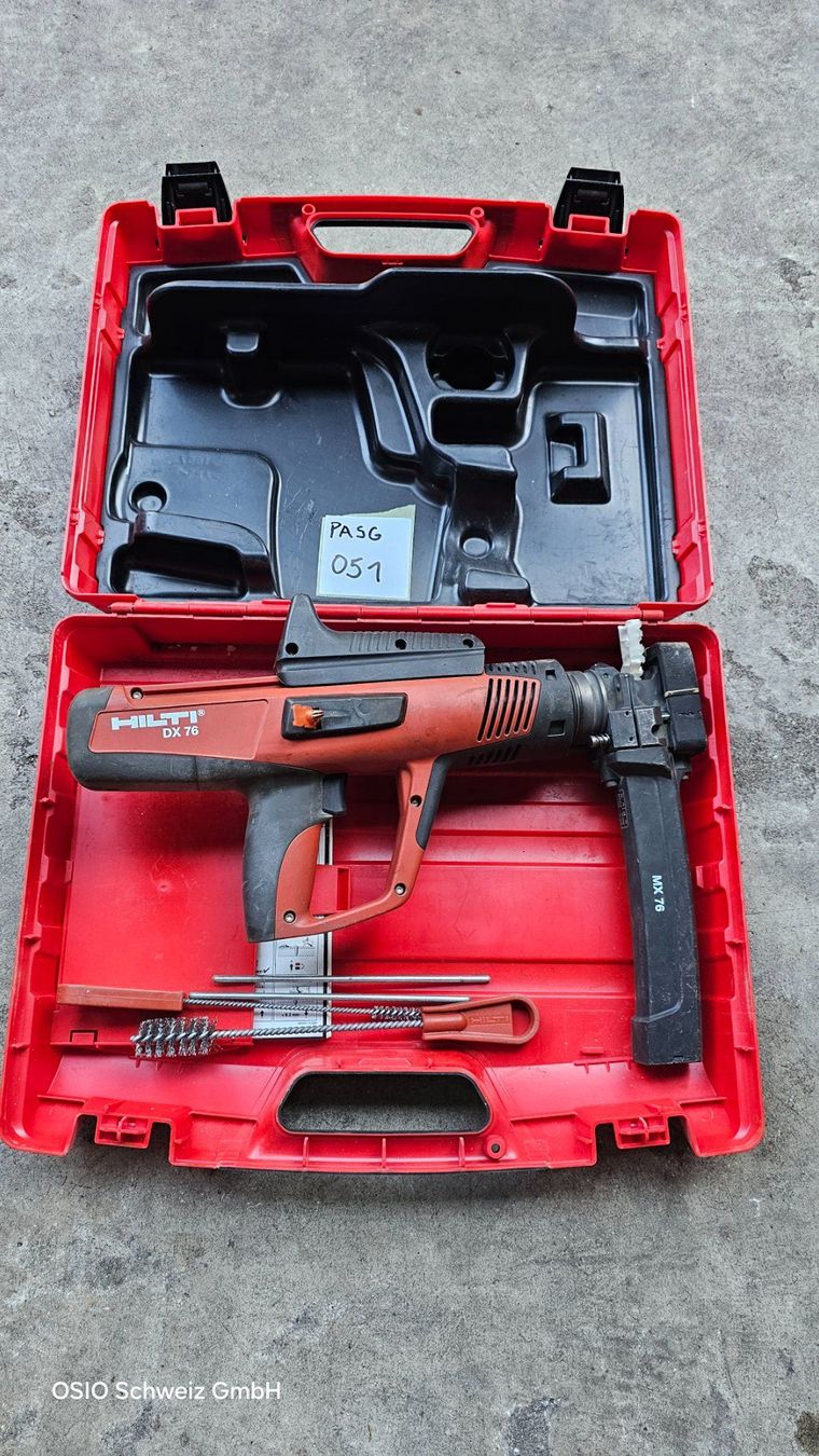Hilti Tutti gli attrezzi: Bolzensetzgerät HILTI DX76 – Usato da Diessenhofen venduto da Osio
