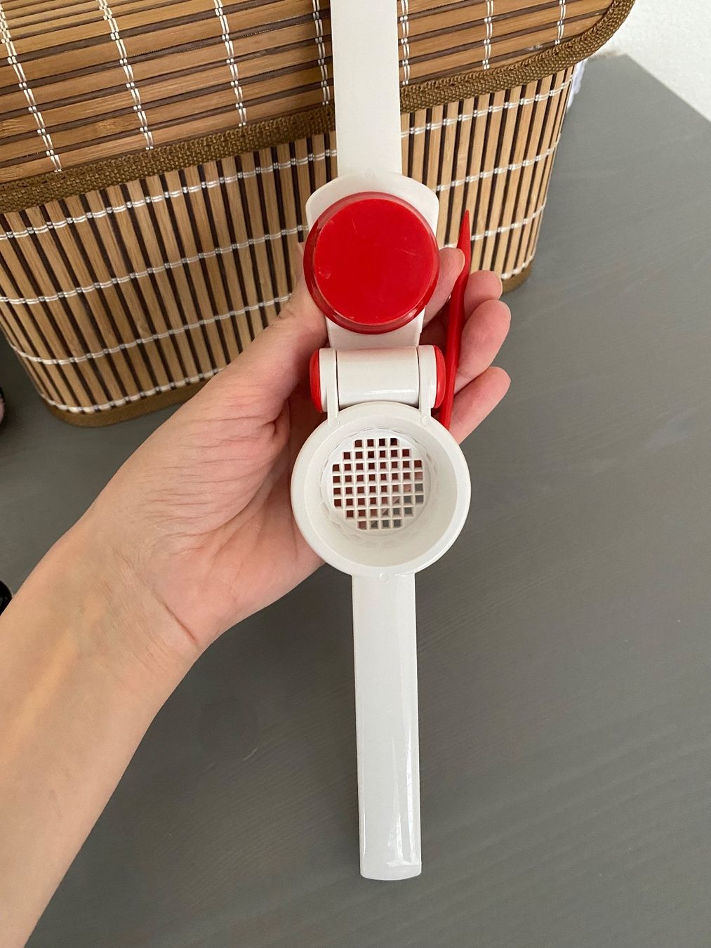 Küchengeräte: Plastic Garlic Press – Gebraucht aus Schlieren von tug_568r 2