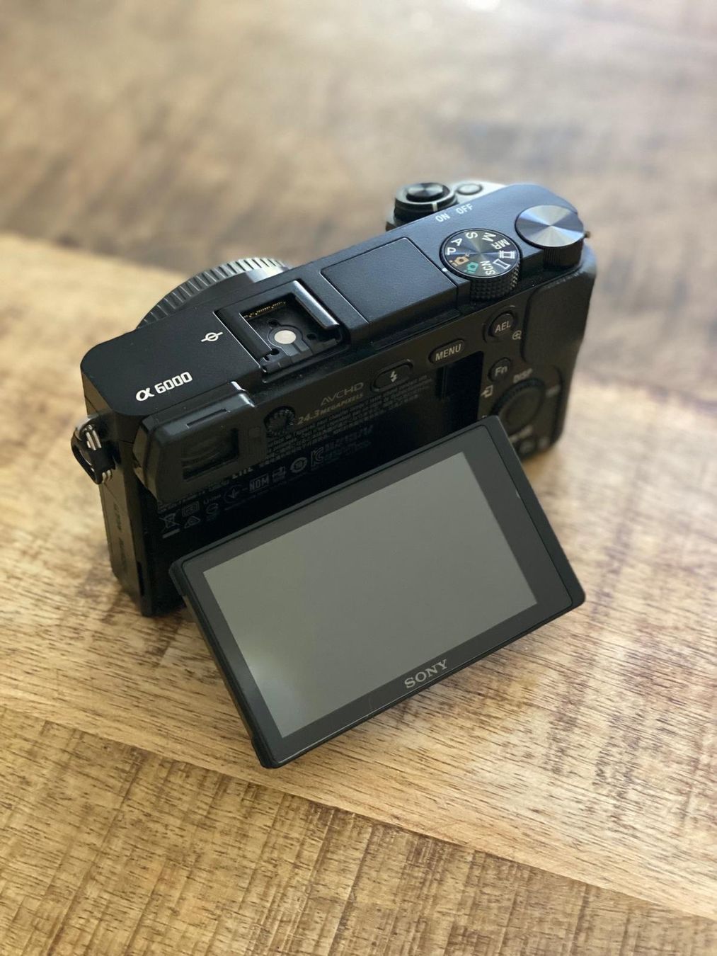 Sony Appareil photo: SONY Alpha 6000 inkl. Objektive – D'occasion à Kreuzlingen par mic_7nh6 2