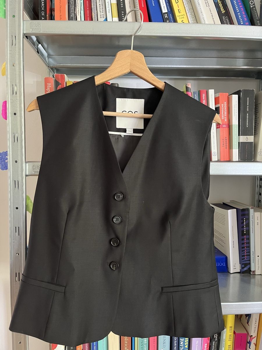 Cos Gilet & Giacche senza maniche: Cos Vest – Nuovo (secondo la descrizione) da Zürich venduto da sev_mym5