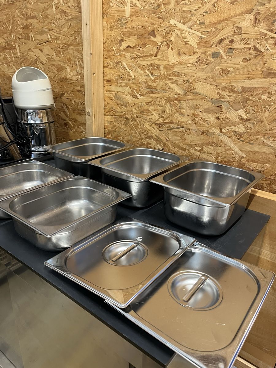 Blanco Elettrodomestici da cucina: 5 x 1/2 Gastronorm Behälter BLANCO inkl.2 Deckel  – Usato da Dittingen venduto da Cervolino77 2